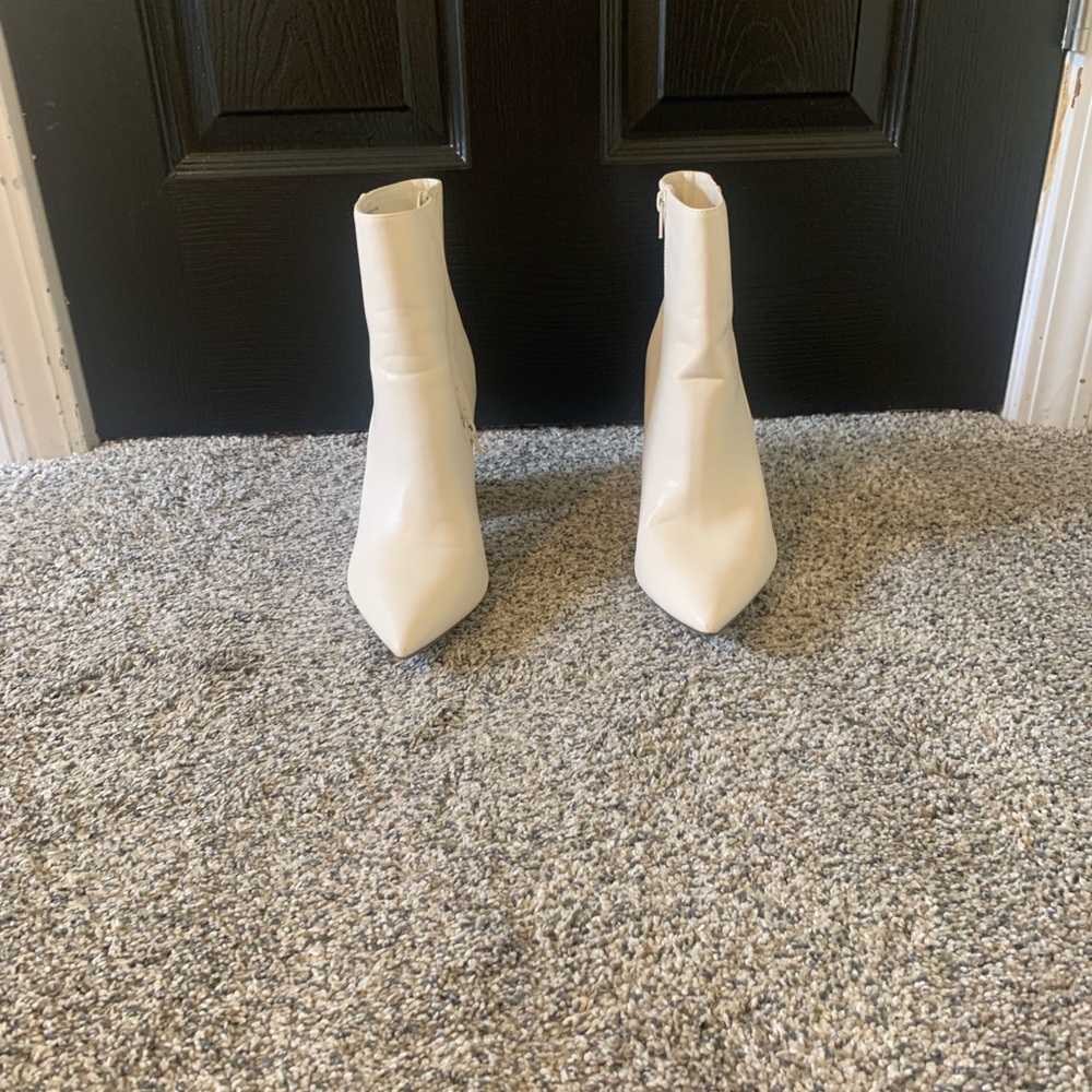 Elegant White Ankle Boots